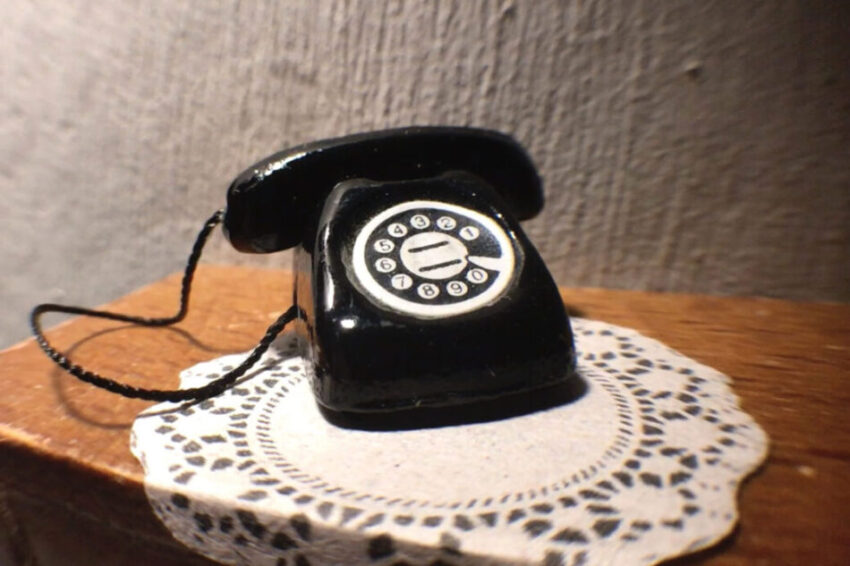 micro telephone